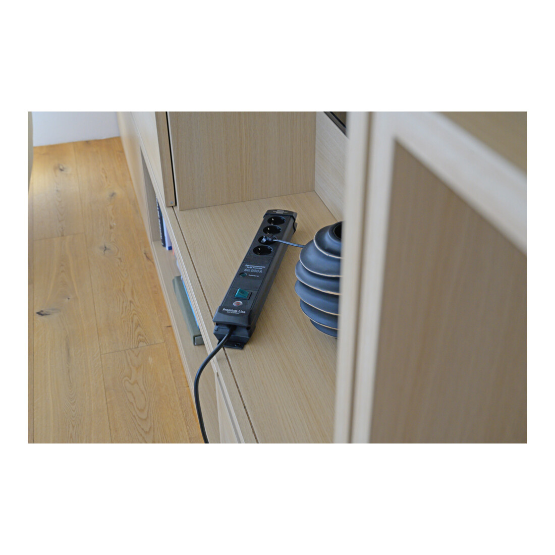 Brennenstuhl Multipresa Premium-Line a 4 vie, con protezione da sovratensione fino a 60000A, nera