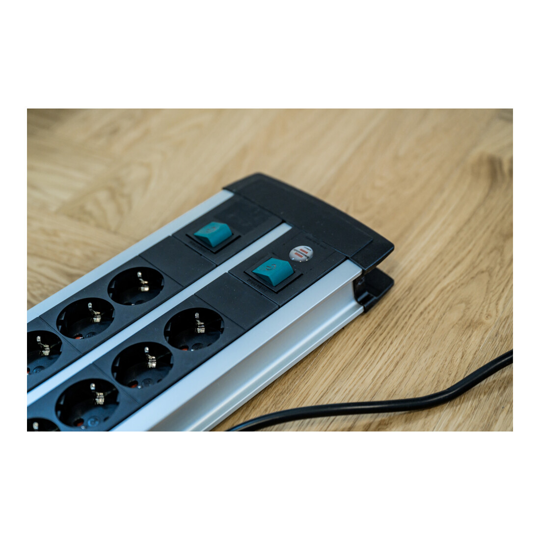 Brennenstuhl Premium-Alu-Line Technik stekkerdoos 12-voudig Duo zwart 3m H05VV-F 3G1.5 6-voudig schakelbare stekkerdozen