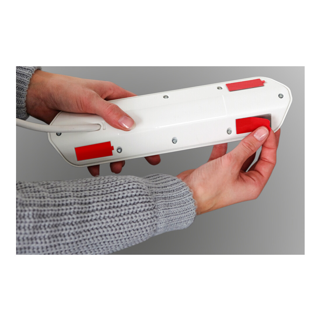 Brennenstuhl Presa angolare brennenstuhl®estilo a 6 vie, con funzione di ricarica USB, 4x prese di protezionee 2x Euro, argento/bianco