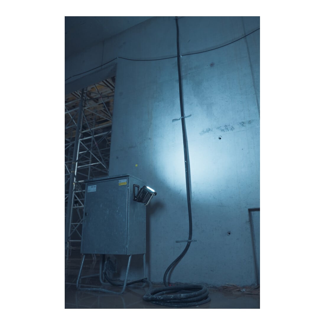 Brennenstuhl Professional Multi Battery LED Akku Handleuchte HL 3000, 1140 + 2160lm, IP54