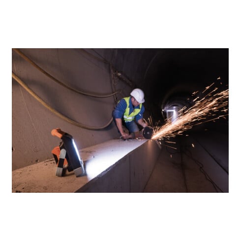 Brennenstuhl professionalLINE Akku SMD-LED-Strahler LB3000 / LED Baustrahler 28W für innen, mit SAMSUNG SMD-LEDs, bis zu 6h Leuchtdauer, Arbeitsstrahler mit 2 Schaltstufen