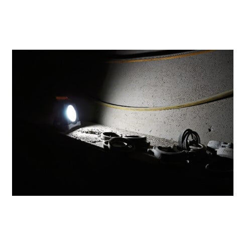 Brennenstuhl professionalLINE Akku SMD-LED-Strahler LB3000 / LED Baustrahler 28W für innen, mit SAMSUNG SMD-LEDs, bis zu 6h Leuchtdauer, Arbeitsstrahler mit 2 Schaltstufen