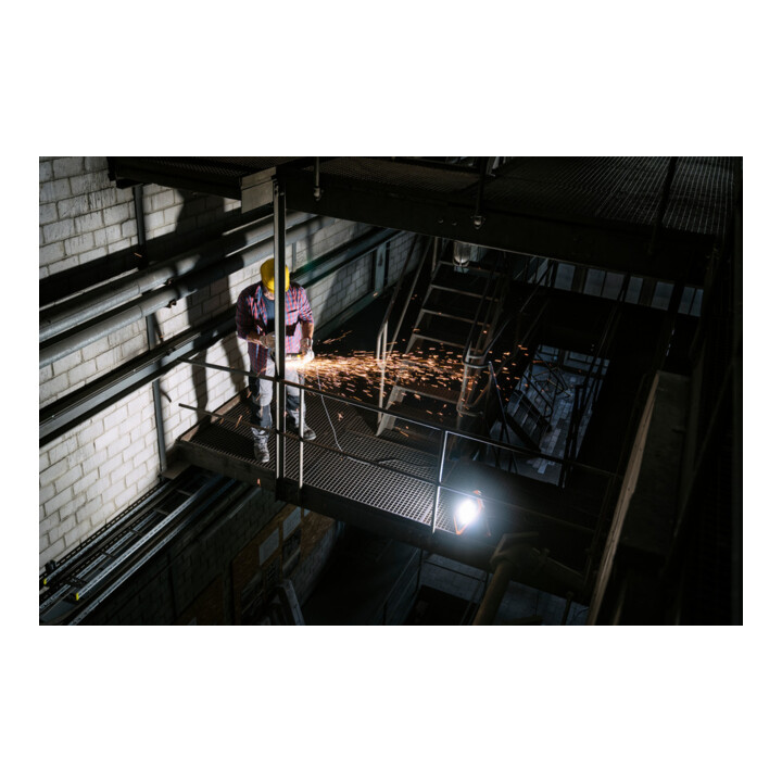 Brennenstuhl professionalLINE Mobiler LED Baustrahler X 12000 M, mit 5m Kabel, mit OSRAM LEDs, 12000 lm, IP54