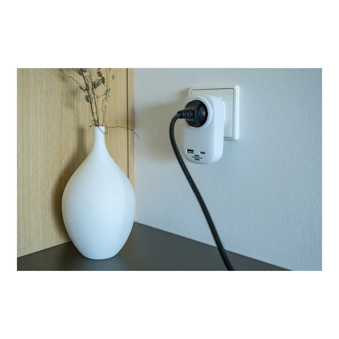 Brennenstuhl Steckdosenadapter mit USB C Power Delivery und USB-A