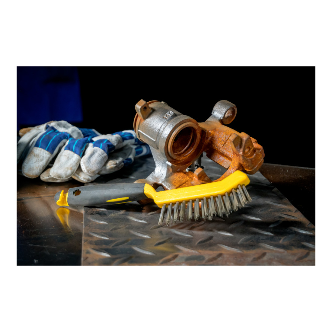 Brosse à étrier de frein Osborn 245/95, fil d'acier ordinaire 0,30 T23 manche en plastique jaune-noir / 2 rangées
