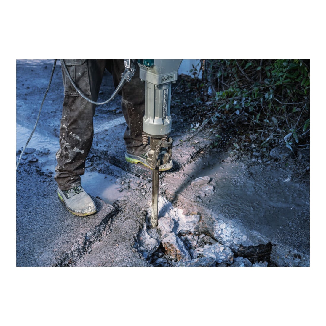 Burin pointu Bosch avec support hexagonal de 28 mm