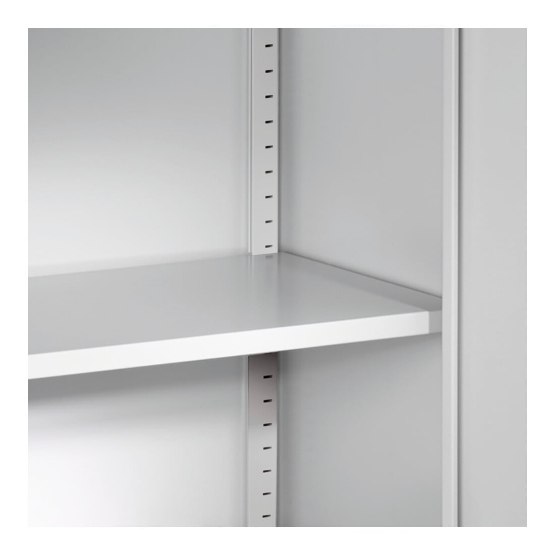 C+P Büro-Flügeltürenschrank Basis PLUS, 1950x930x400mm, 7035/5010