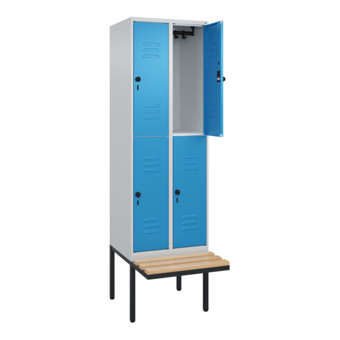 C+P Doppelstock-Spind Classic PLUS, Bank, 2 Abteile, 2120x600x815mm, 7035/5012 Verschluss Sicherheits-Drehriegel Sitzbanktyp auskragend Material Sitzfläche Buche-Hartholz