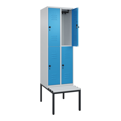 C+P Doppelstock-Spind Classic PLUS, Bank, 2 Abteile, 2120x600x815mm, 7035/5012 Verschluss Sicherheits-Drehriegel Sitzbanktyp untergebaut Material Sitzfläche Kunststoff