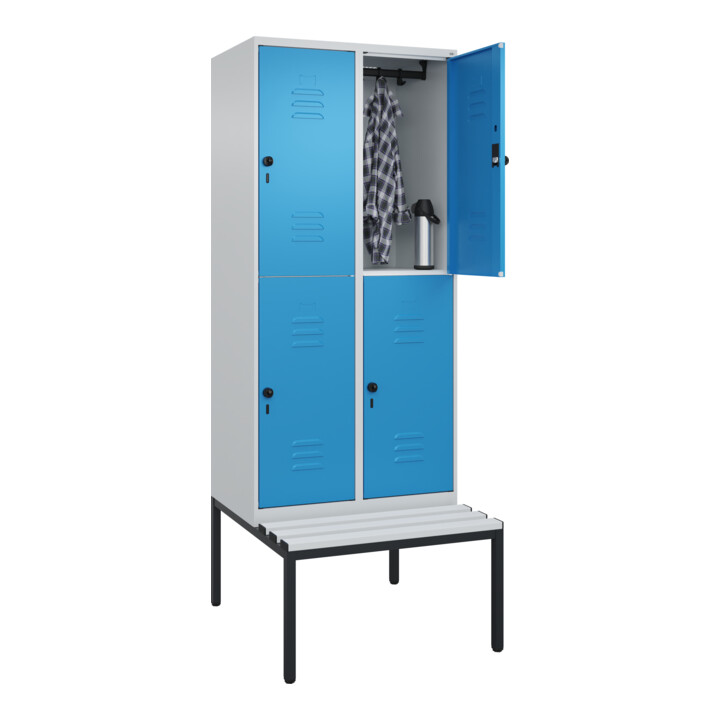 C+P Doppelstock-Spind Classic PLUS, Bank, 2 Abteile, 2120x800x815mm, 7035/5012 Verschluss Sicherheits-Drehriegel Sitzbanktyp untergebaut Material Sitzfläche Kunststoff