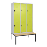 C+P Doppelstock-Spind Classic PLUS, Bank, 3 Abteile, 2120x1200x815mm, 7035/0024 Verschluss Sicherheits-Drehriegel Sitzbanktyp untergebaut Material Sitzfläche Buche-Hartholz