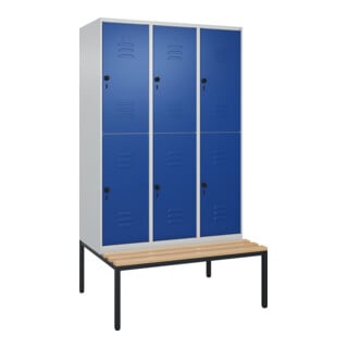 C+P Doppelstock-Spind Classic PLUS, Bank, 3 Abteile, 2120x1200x815mm, 7035/5010 Verschluss Sicherheits-Drehriegel Sitzbanktyp untergebaut Material Sitzfläche Buche-Hartholz