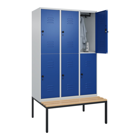 C+P Doppelstock-Spind Classic PLUS, Bank, 3 Abteile, 2120x1200x815mm, 7035/5010 Verschluss Sicherheits-Drehriegel Sitzbanktyp untergebaut Material Sitzfläche Buche-Hartholz