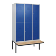 C+P Doppelstock-Spind Classic PLUS, Bank, 3 Abteile, 2120x1200x815mm, 7035/5010 Verschluss Zylinderschloss Sitzbanktyp auskragend Material Sitzfläche Buche-Hartholz