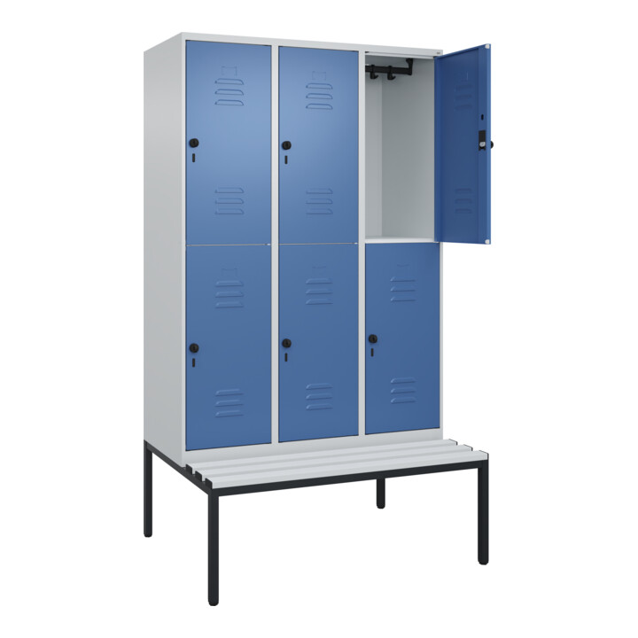 C+P Doppelstock-Spind Classic PLUS, Bank, 3 Abteile, 2120x1200x815mm, 7035/5023 Verschluss Sicherheits-Drehriegel Sitzbanktyp untergebaut Material Sitzfläche Kunststoff
