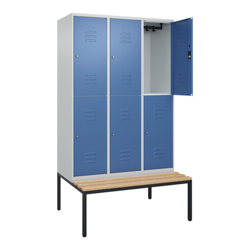 C+P Doppelstock-Spind Classic PLUS, Bank, 3 Abteile, 2120x1200x815mm, 7035/5023 Verschluss Zylinderschloss Sitzbanktyp untergebaut Material Sitzfläche Buche-Hartholz