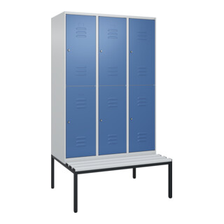 C+P Doppelstock-Spind Classic PLUS, Bank, 3 Abteile, 2120x1200x815mm, 7035/5023 Verschluss Zylinderschloss Sitzbanktyp untergebaut Material Sitzfläche Kunststoff