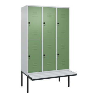 C+P Doppelstock-Spind Classic PLUS, Bank, 3 Abteile, 2120x1200x815mm, 7035/6011 Verschluss Sicherheits-Drehriegel Sitzbanktyp auskragend Material Sitzfläche Kunststoff