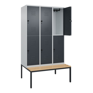 C+P Doppelstock-Spind Classic PLUS, Bank, 3 Abteile, 2120x1200x815mm, 7035/7016 Verschluss Sicherheits-Drehriegel Sitzbanktyp untergebaut Material Sitzfläche Buche-Hartholz