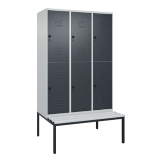 C+P Doppelstock-Spind Classic PLUS, Bank, 3 Abteile, 2120x1200x815mm, 7035/7016 Verschluss Sicherheits-Drehriegel Sitzbanktyp untergebaut Material Sitzfläche Kunststoff