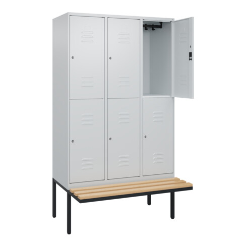C+P Doppelstock-Spind Classic PLUS, Bank, 3 Abteile, 2120x1200x815mm, 7035/7035 Verschluss Zylinderschloss Sitzbanktyp auskragend Material Sitzfläche Buche-Hartholz