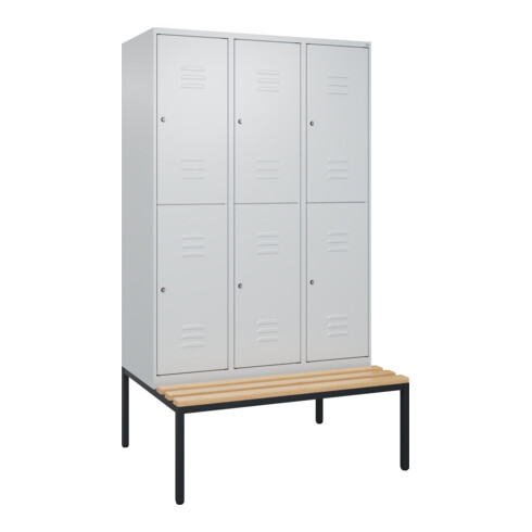 C+P Doppelstock-Spind Classic PLUS, Bank, 3 Abteile, 2120x1200x815mm, 7035/7035 Verschluss Zylinderschloss Sitzbanktyp untergebaut Material Sitzfläche Buche-Hartholz