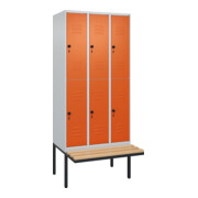 C+P Doppelstock-Spind Classic PLUS, Bank, 3 Abteile, 2120x900x815mm, 7035/2004 Verschluss Sicherheits-Drehriegel Sitzbanktyp auskragend Material Sitzfläche Buche-Hartholz