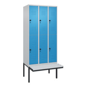 C+P Doppelstock-Spind Classic PLUS, Bank, 3 Abteile, 2120x900x815mm, 7035/5012 Verschluss Sicherheits-Drehriegel Sitzbanktyp auskragend Material Sitzfläche Kunststoff