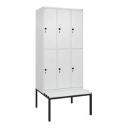 C+P Doppelstock-Spind Classic PLUS, Bank, 3 Abteile, 2120x900x815mm, 9016/9016 Verschluss Sicherheits-Drehriegel Sitzbanktyp untergebaut Material Sitzfläche Kunststoff