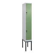 C+P Doppelstock-Spind Classic PLUS, Gestell, 1 Abteil, 2120x300x500mm, 7035/6011 Verschluss Sicherheits-Drehriegel Front RAL 6011 Resedagrün