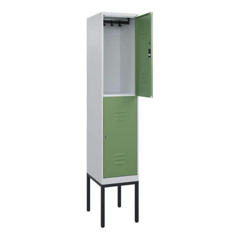 C+P Doppelstock-Spind Classic PLUS, Gestell, 1 Abteil, 2120x400x500mm, 7035/6011 Verschluss Zylinderschloss Front RAL 6011 Resedagrün