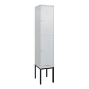 C+P Doppelstock-Spind Classic PLUS, Gestell, 1 Abteil, 2120x400x500mm, 7035/7035 Verschluss Zylinderschloss Front RAL 7035 Lichtgrau