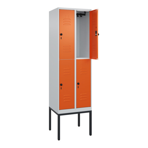 C+P Doppelstock-Spind Classic PLUS, Gestell, 2 Abteile, 2120x600x500mm, 7035/200 Verschluss Sicherheits-Drehriegel Front RAL 2004 Reinorange
