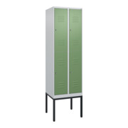 C+P Doppelstock-Spind Classic PLUS, Gestell, 2 Abteile, 2120x600x500mm, 7035/601 Verschluss Zylinderschloss Front RAL 6011 Resedagrün