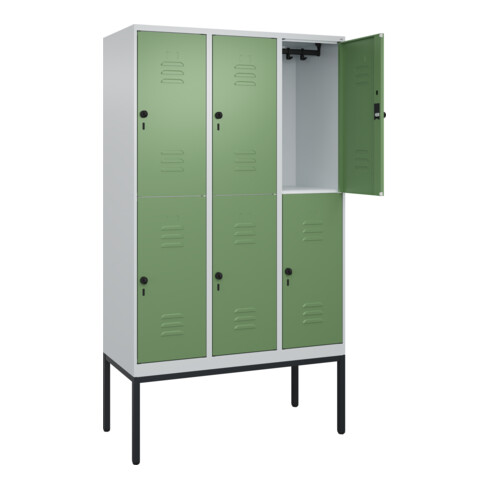 C+P Doppelstock-Spind Classic PLUS, Gestell, 3 Abteile, 2120x1200x500mm, 7035/60 Verschluss Sicherheits-Drehriegel Front RAL 6011 Resedagrün