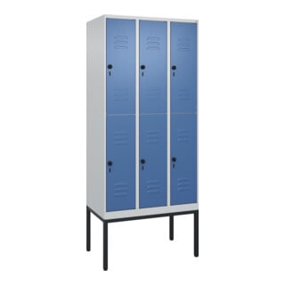 C+P Doppelstock-Spind Classic PLUS, Gestell, 3 Abteile, 2120x900x500mm, 7035/502 Verschluss Sicherheits-Drehriegel Front RAL 5023 Fernblau