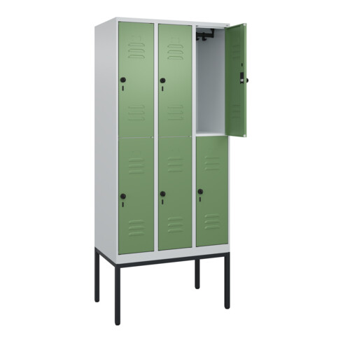 C+P Doppelstock-Spind Classic PLUS, Gestell, 3 Abteile, 2120x900x500mm, 7035/601 Verschluss Sicherheits-Drehriegel Front RAL 6011 Resedagrün