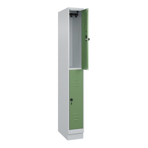 C+P Doppelstock-Spind Classic PLUS, Sockel, 1 Abteil, 1950x250x500mm, 7035/6011 Front RAL 6011 Resedagrün