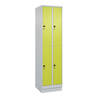 C+P Doppelstock-Spind Classic PLUS, Sockel, 2 Abteile, 1950x500x500mm, 7035/0024 Front 1108060 RDS Viridingrün