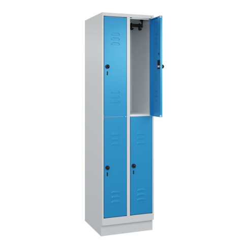 C+P Doppelstock-Spind Classic PLUS, Sockel, 2 Abteile, 1950x500x500mm, 7035/5012 Front RAL 5012 Lichtblau