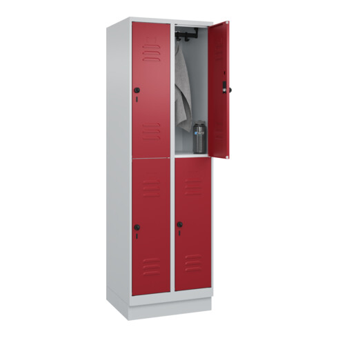 C+P Doppelstock-Spind Classic PLUS, Sockel, 2 Abteile, 1950x600x500mm, 7035/3003 Front RAL 3003 Rubinrot