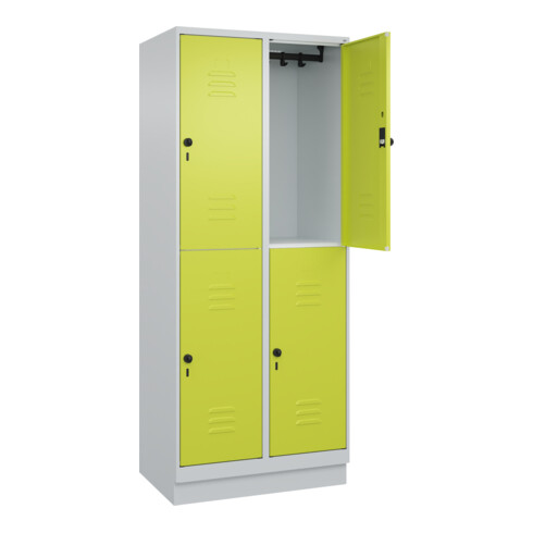 C+P Doppelstock-Spind Classic PLUS, Sockel, 2 Abteile, 1950x800x500mm, 7035/0024 Front 1108060 RDS Viridingrün