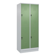 C+P Doppelstock-Spind Classic PLUS, Sockel, 2 Abteile, 1950x800x500mm, 7035/6011 Front RAL 6011 Resedagrün