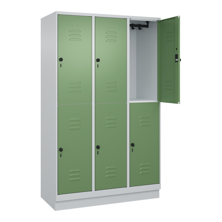 C+P Doppelstock-Spind Classic PLUS, Sockel, 3 Abteile, 1950x1200x500mm, 7035/601 Front RAL 6011 Resedagrün