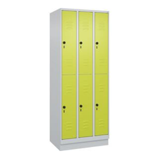 C+P Doppelstock-Spind Classic PLUS, Sockel, 3 Abteile, 1950x750x500mm, 7035/0024 Front 1108060 RDS Viridingrün