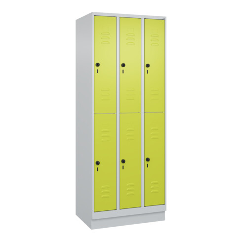 C+P Doppelstock-Spind Classic PLUS, Sockel, 3 Abteile, 1950x750x500mm, 7035/0024 Front 1108060 RDS Viridingrün