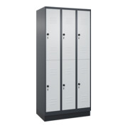 C+P Doppelstock-Spind Classic PLUS, Sockel, 3 Abteile, 1950x900x500mm, 7016/7035 Front RAL 7035 Lichtgrau