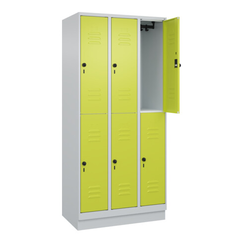 C+P Doppelstock-Spind Classic PLUS, Sockel, 3 Abteile, 1950x900x500mm, 7035/0024 Front 1108060 RDS Viridingrün