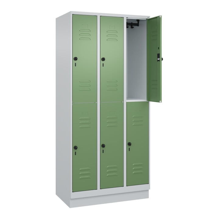C+P Doppelstock-Spind Classic PLUS, Sockel, 3 Abteile, 1950x900x500mm, 7035/6011 Front RAL 6011 Resedagrün