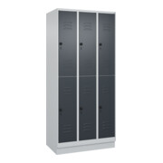 C+P Doppelstock-Spind Classic PLUS, Sockel, 3 Abteile, 1950x900x500mm, 7035/7016 Front RAL 7016 Anthrazitgrau